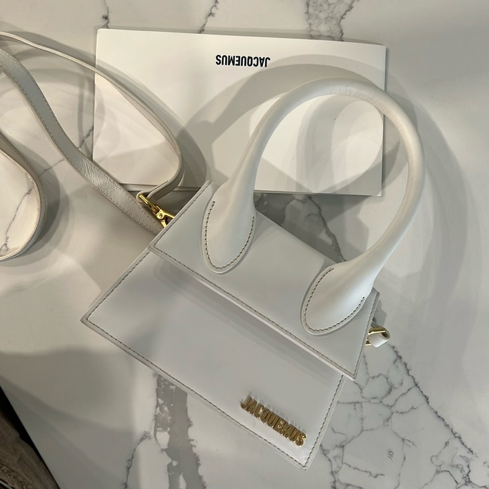white jacquemus purse